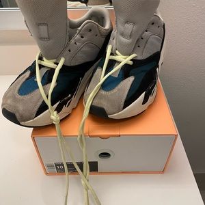 YEEZY 700 Waverunner Size 10.5